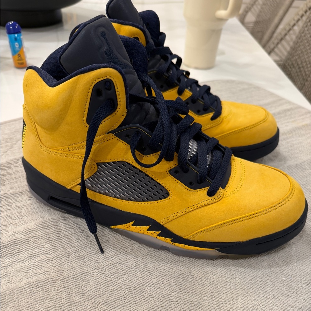 Air Jordan 5 Retro 'Michigan' Men’s Shoes Sz 10.5